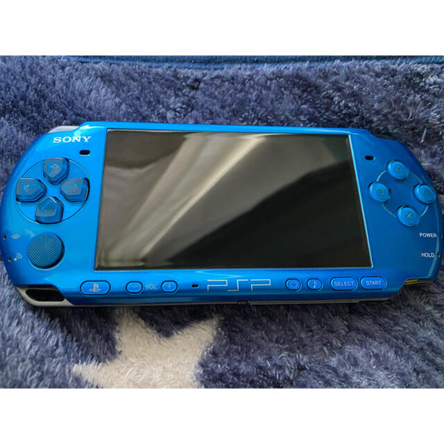 PlayStation Portable(プレイステーションポータブル)のPSP 3000とソフト10本 エンタメ/ホビーのゲームソフト/ゲーム機本体(携帯用ゲーム機本体)の商品写真