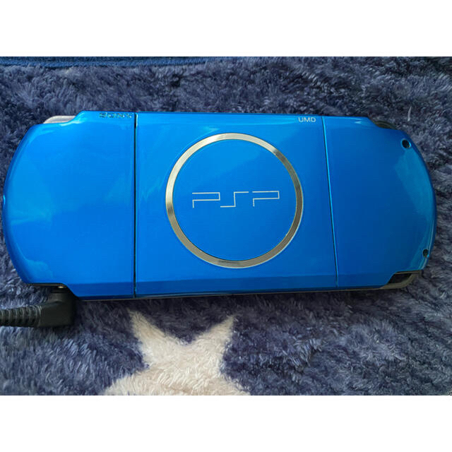 PlayStation Portable(プレイステーションポータブル)のPSP 3000とソフト10本 エンタメ/ホビーのゲームソフト/ゲーム機本体(携帯用ゲーム機本体)の商品写真