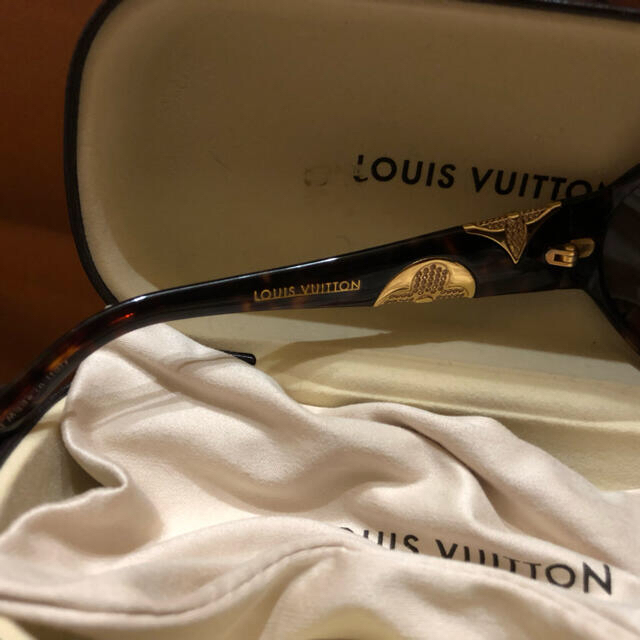 LOUIS VUITTON(ルイヴィトン)の美品 ルイヴィトン サングラス ユニセックスでも！！購入証明あり レディースのファッション小物(サングラス/メガネ)の商品写真