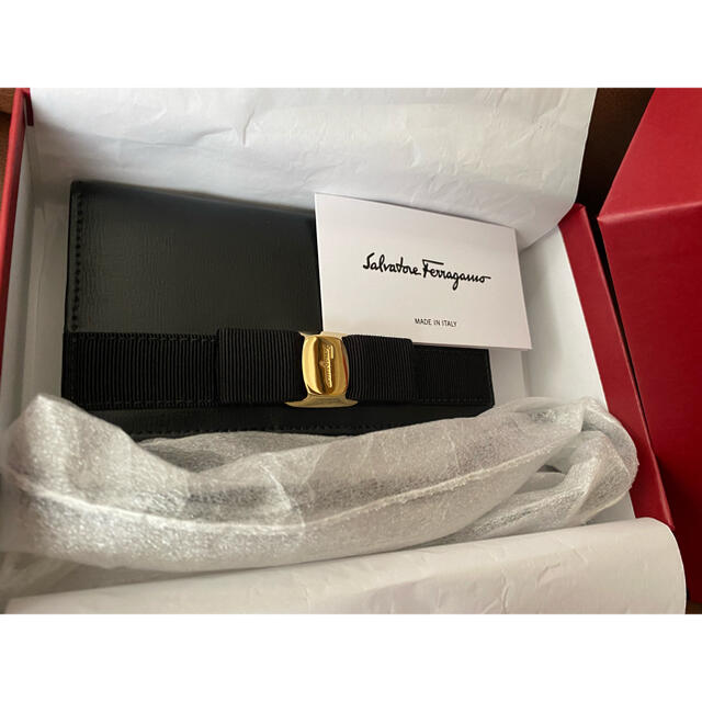 Salvatore Ferragamo(サルヴァトーレフェラガモ)の【正規品！】フェラガモ　iPhoneケース　手帳型　ショルダー＊ スマホ/家電/カメラのスマホアクセサリー(iPhoneケース)の商品写真