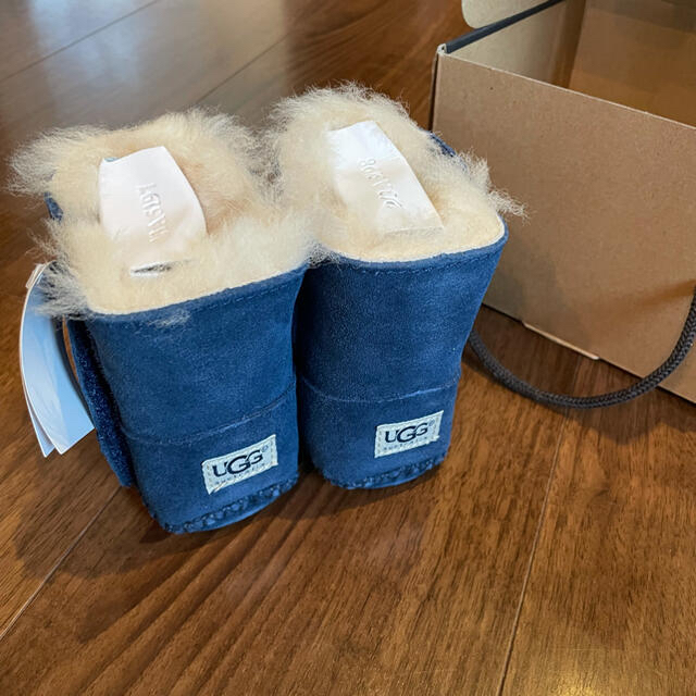 UGG(アグ)の【ひー様専用】 キッズ/ベビー/マタニティのベビー靴/シューズ(~14cm)(ブーツ)の商品写真