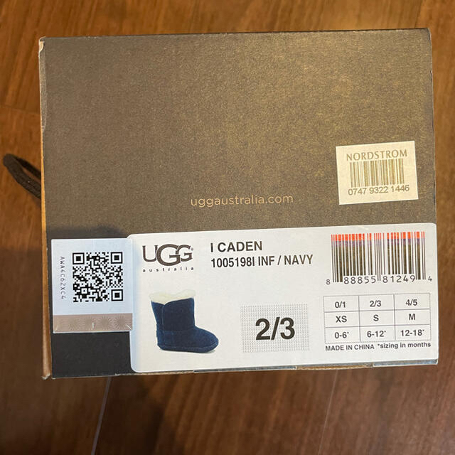 UGG(アグ)の【ひー様専用】 キッズ/ベビー/マタニティのベビー靴/シューズ(~14cm)(ブーツ)の商品写真