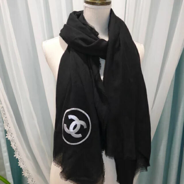 【きめのオー】 CHANEL 大判ストール ブラック りですので