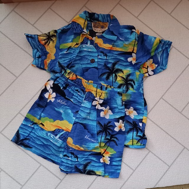 HAWAII　アロハシャツ　セットアップ キッズ/ベビー/マタニティのキッズ服男の子用(90cm~)(ドレス/フォーマル)の商品写真