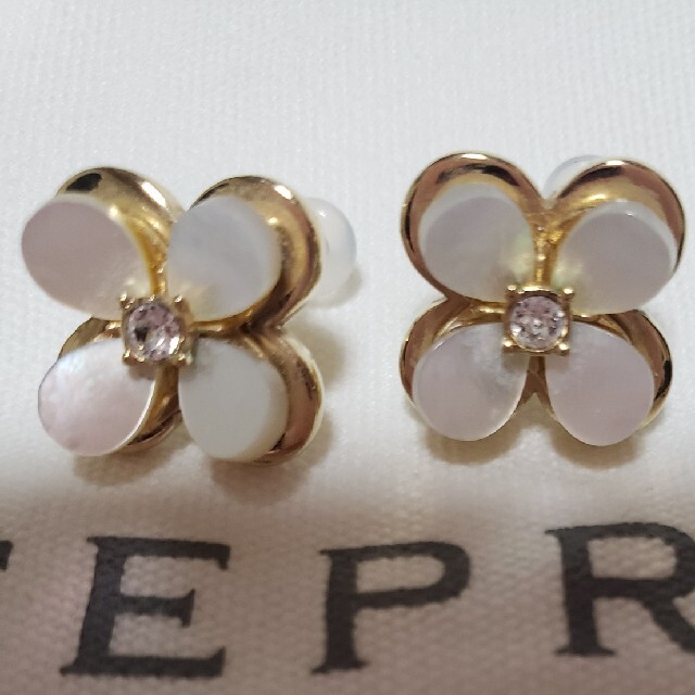 ANTEPRIMA アンテプリマ 白蝶貝 ピアス