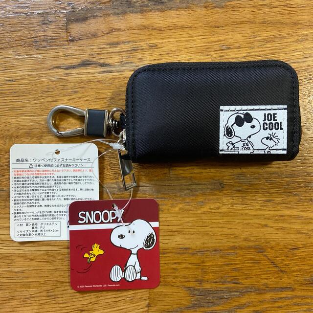 SNOOPY(スヌーピー)の新品/未使用☆SNOOPYワッペン付きファスナーキーケース レディースのファッション小物(キーケース)の商品写真