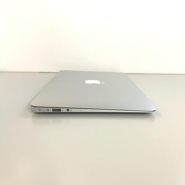 Apple MacBook Air 2015 11インチ Office 付き - ノートPC