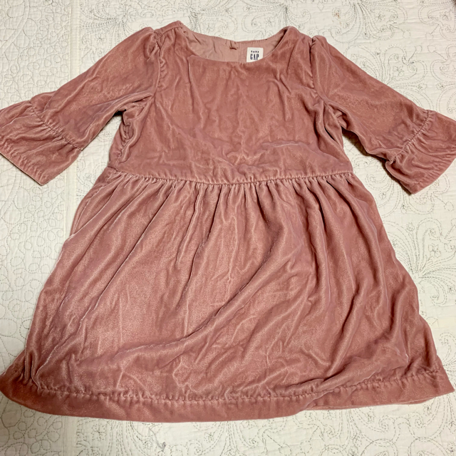 babyGAP(ベビーギャップ)のbabygap ベロア　ピンク　ワンピース　100cm キッズ/ベビー/マタニティのキッズ服女の子用(90cm~)(ワンピース)の商品写真