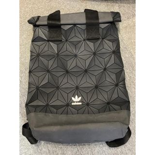 アディダス(adidas)のアディダス adidas 幾何学模様リュック 黒(リュック/バックパック)