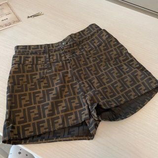 FENDI ハーフパンツ 新品未使用 タグ付き  85センチ