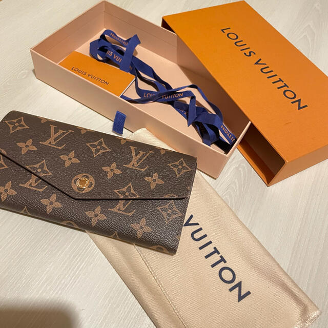 VUITTON 財布