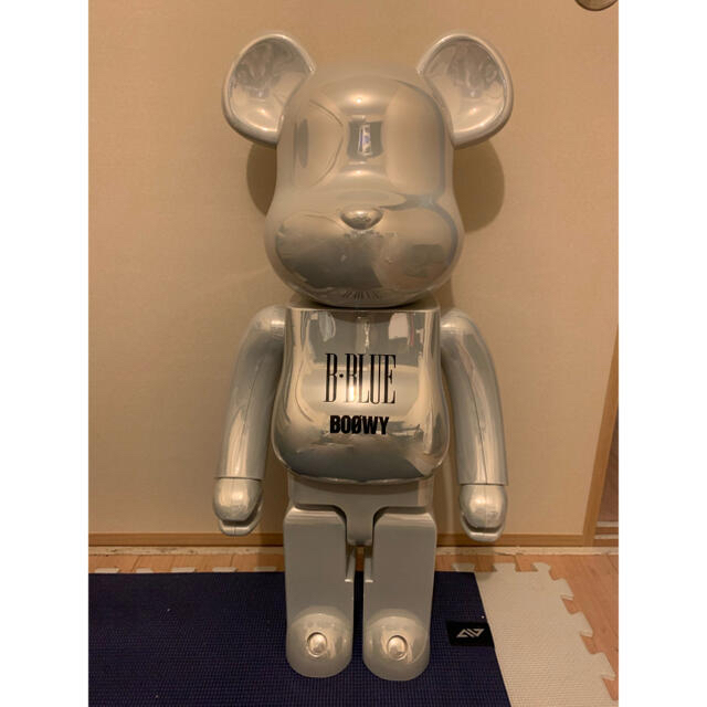 MEDICOM TOY(メディコムトイ)のBE@RBRICK BOOWY “B・BLUE”1000%  エンタメ/ホビーのおもちゃ/ぬいぐるみ(キャラクターグッズ)の商品写真