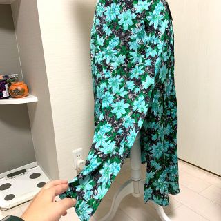 ザラ(ZARA)のZARAスカート新品(ロングスカート)