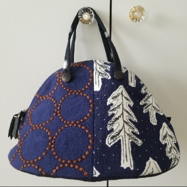 mina perhonen(ミナペルホネン)のミナペルホネン/piece bell bag/タグ付き未使用 レディースのバッグ(ハンドバッグ)の商品写真