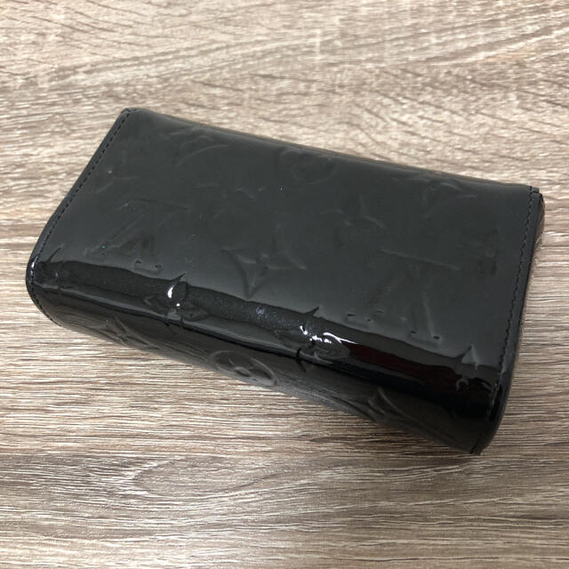 美品 ルイヴィトン ヴェルニ ポシェット ルーシー ノワール