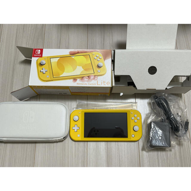 任天堂Switch lite イエロー ケース付き