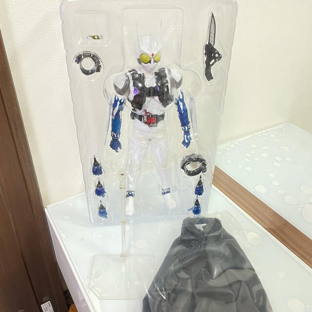 大人気低価 {FIG} リアルアクションヒーローズ RAH DX 仮面ライダー
