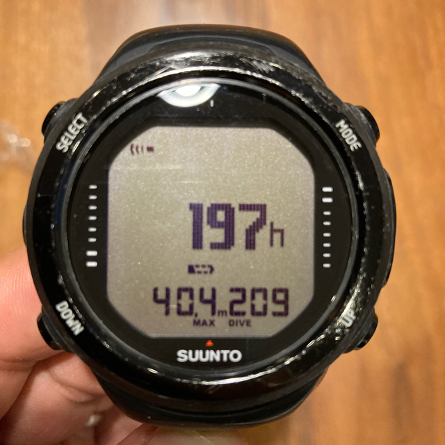 SUUNTO(スント)のスントD4i novo 黒色 スポーツ/アウトドアのスポーツ/アウトドア その他(マリン/スイミング)の商品写真