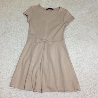 ザラ(ZARA)のベージュ ワンピース☆彡(ひざ丈ワンピース)