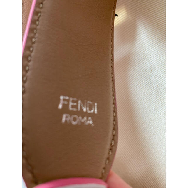 FENDI(フェンディ)のFENDI スタッズストラップユー☺︎ レディースのバッグ(その他)の商品写真