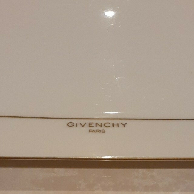 GIVENCHY(ジバンシィ)の【お値下げ】☆GIVENCHY ジバンシー お皿 プレート インテリア/住まい/日用品のキッチン/食器(食器)の商品写真