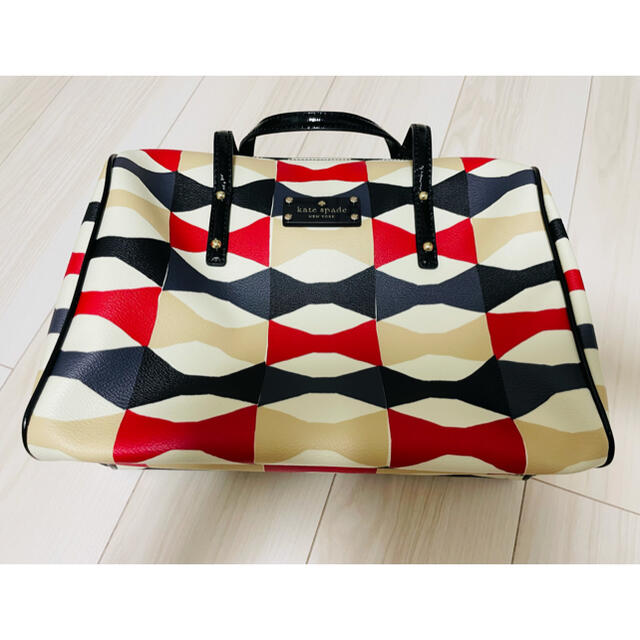 kate spade new york(ケイトスペードニューヨーク)の✧̣̥̇新品未使用✧̣̥̇▶◀kate spade リボン柄ボストンバッグ▶◀ レディースのバッグ(ボストンバッグ)の商品写真