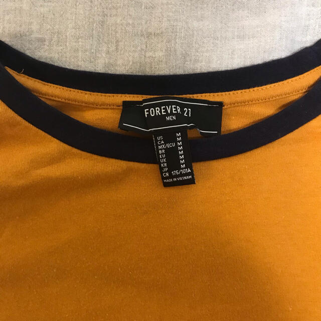 FOREVER 21(フォーエバートゥエンティーワン)のフォーエバー21 Tシャツ　メンズ　M メンズのトップス(Tシャツ/カットソー(半袖/袖なし))の商品写真