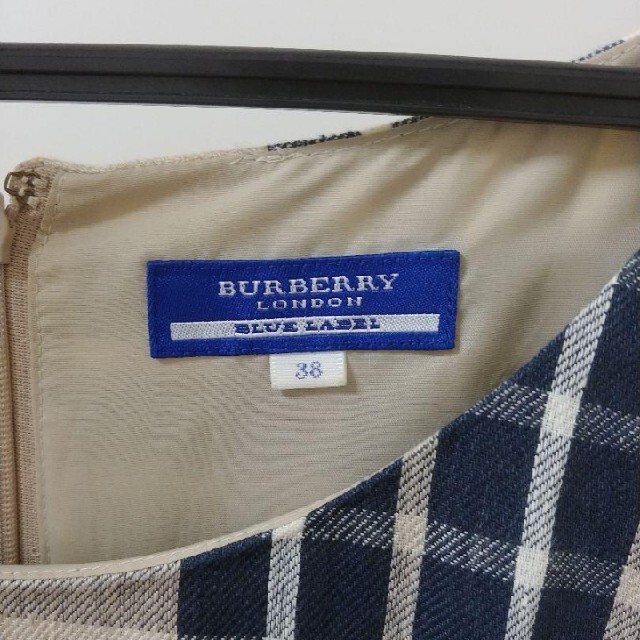 BURBERRY BLUE LABEL(バーバリーブルーレーベル)のバーバリーブルーレーベル★ワンピース★38 レディースのワンピース(ひざ丈ワンピース)の商品写真