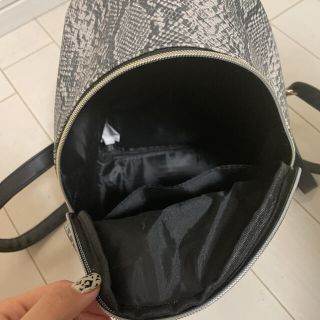 パイソン柄 リュック バッグ 蛇の通販 by ゆいたーん's shop|ラクマ