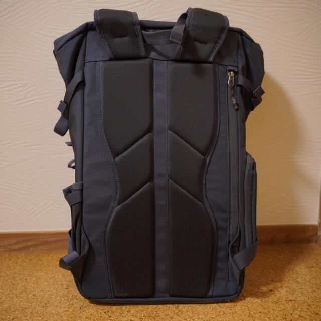 THULE(スーリー)のThule Covert DSLR Rolltop Backpack メンズのバッグ(バッグパック/リュック)の商品写真