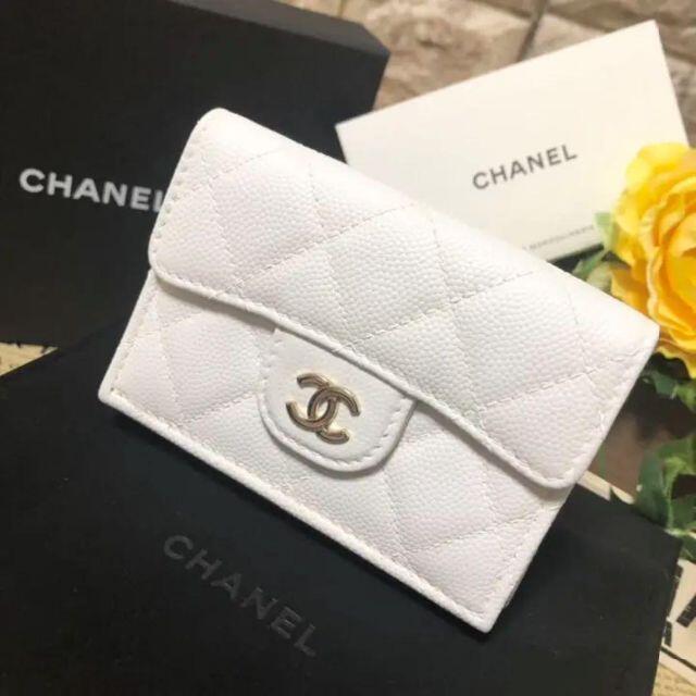 CHANEL✨キャビアスキン✨セブルガ✨シルバーホワイト✨二つ折り財布