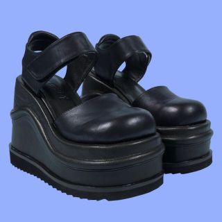 ユニフ(UNIF)のUNIF wave platform (サンダル)