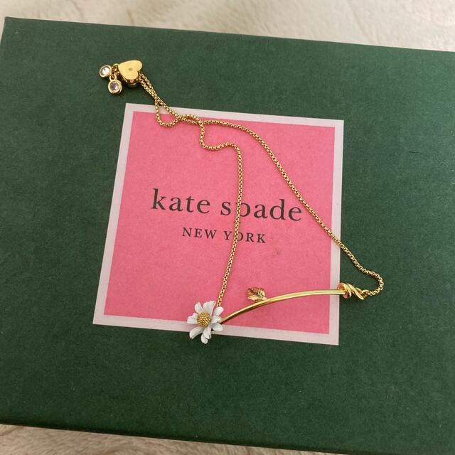 kate spade new york(ケイトスペードニューヨーク)の最終値下げ中katespade マーガレットブレスレット ハンドメイドのアクセサリー(ブレスレット/バングル)の商品写真