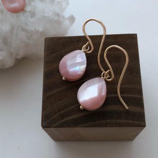 高品質ピンクシェル イヤリング／ピアス14kgf ／ネックレス(ピアス)