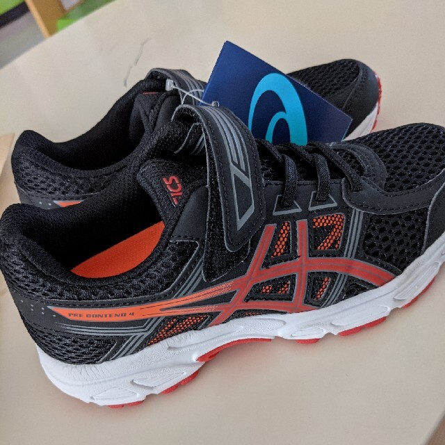 asics(アシックス)の新品　アシックスランニングシュ−ズ　20.5cm キッズ/ベビー/マタニティのベビー靴/シューズ(~14cm)(スニーカー)の商品写真