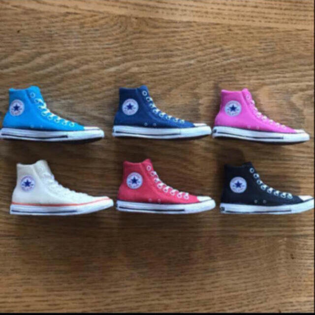 CONVERSE(コンバース)の【新品】希少 廃盤品 コンバース 消しゴム 6個 コンバース インテリア/住まい/日用品の文房具(消しゴム/修正テープ)の商品写真
