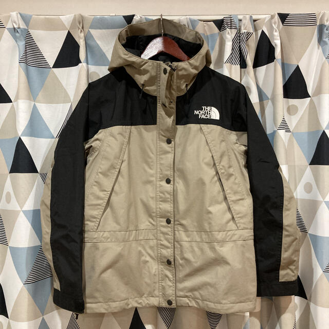 THE NORTH FACE(ザノースフェイス)のノースフェイス マウンテンライトジャケット　北川景子着　完売品 レディースのジャケット/アウター(ナイロンジャケット)の商品写真