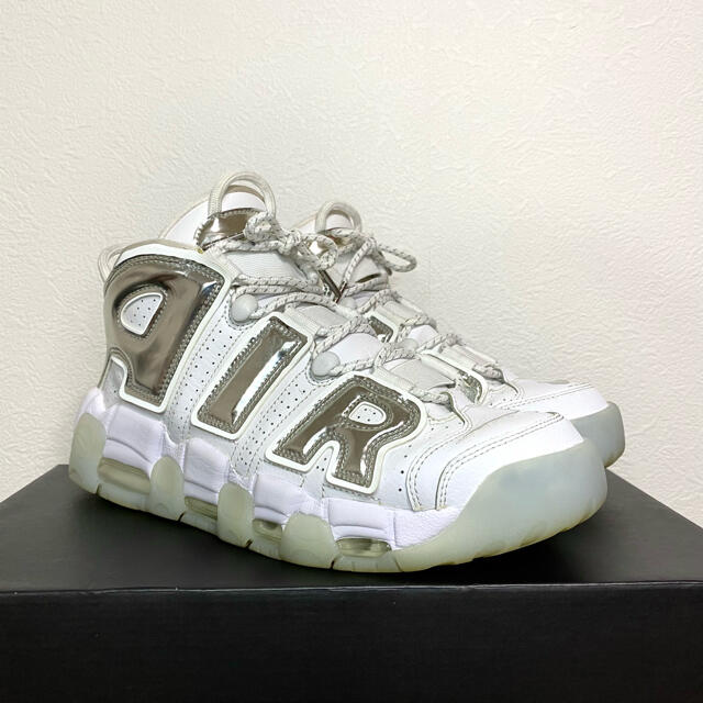 NIKE(ナイキ)の美品 希少完売 NIKE AIR MORE UPTEMPO クローム 27.5 メンズの靴/シューズ(スニーカー)の商品写真