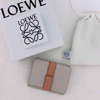 ロエベ(LOEWE)の【LOEWE】新品◇ロエベ◇トライフォールドウォレット◇ソフトグレインカーフ(財布)