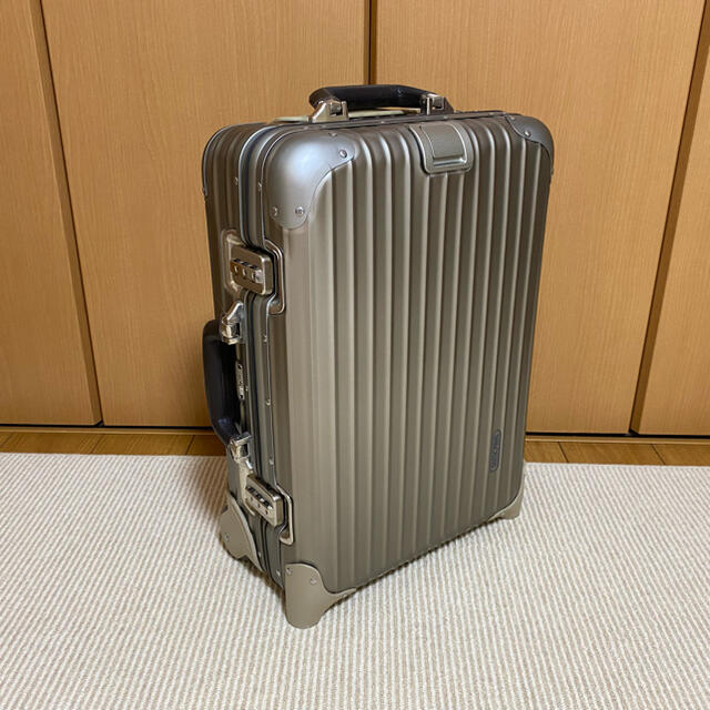 RIMOWAサルサ2輪60L黒スーツケースです GCJn5AvGjg
