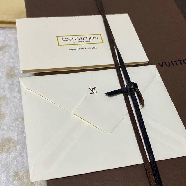 LOUIS VUITTON(ルイヴィトン)の【新品未使用】ルイヴィトン/手帳カバー タイガ ブラウン メンズのファッション小物(手帳)の商品写真