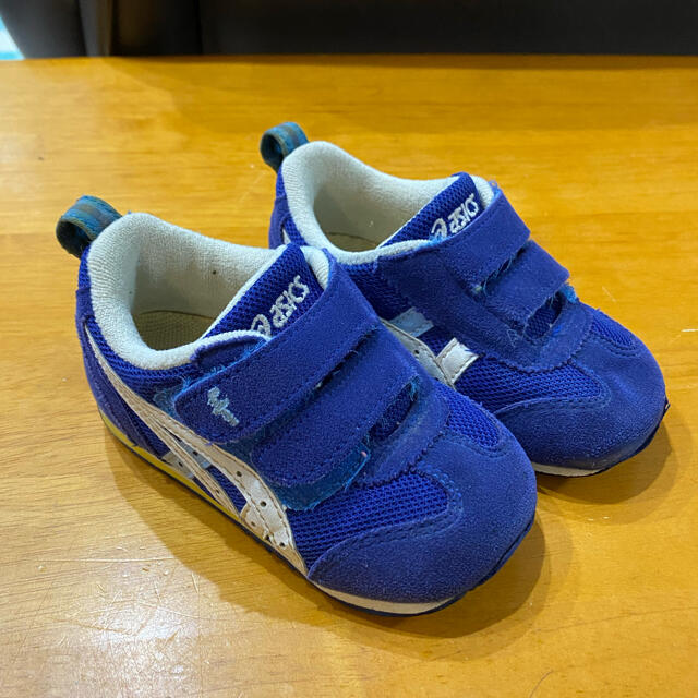 familiar(ファミリア)のfamiliar  asics コラボ　スニーカー　13.5センチ キッズ/ベビー/マタニティのベビー靴/シューズ(~14cm)(スニーカー)の商品写真