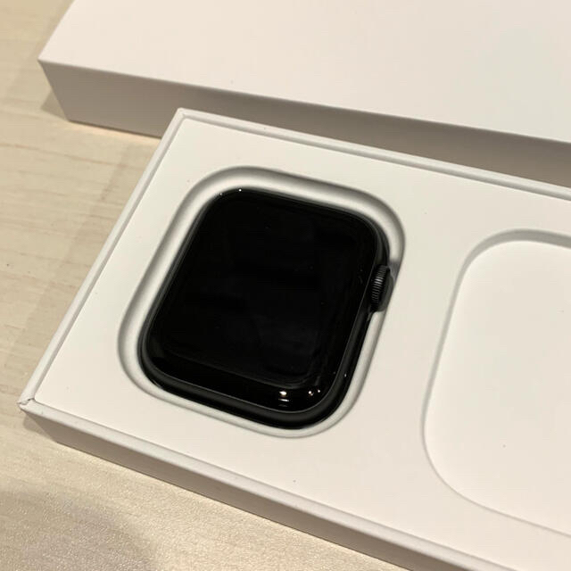 Apple Watch SE GPSモデル 44mm MYDT2J ブラック |