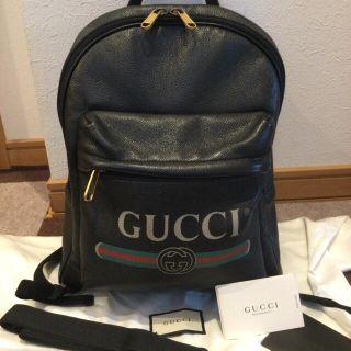 グッチ(Gucci)のGUCCI グッチ　プリント　レザー　バックパック　リュック　黒　美品(バッグパック/リュック)