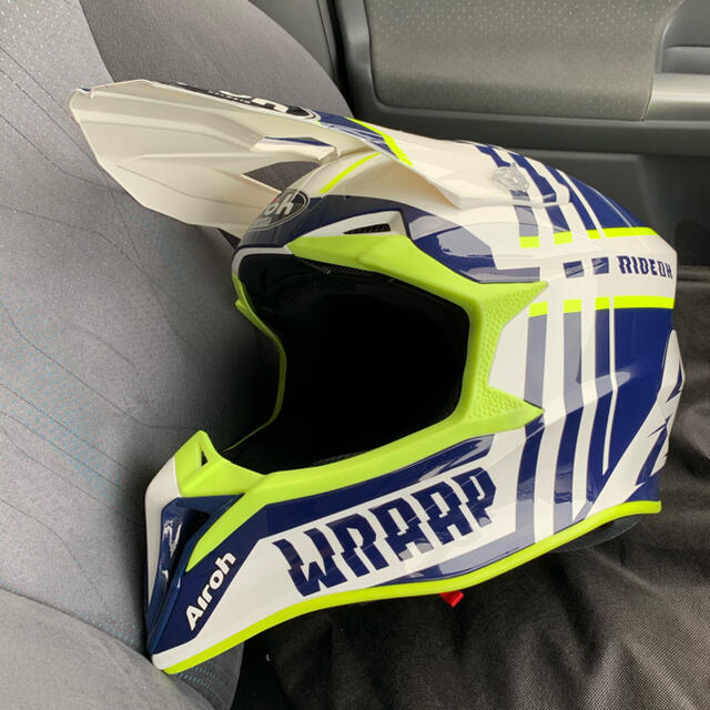 airoh wraap ヘルメット　XLのサムネイル