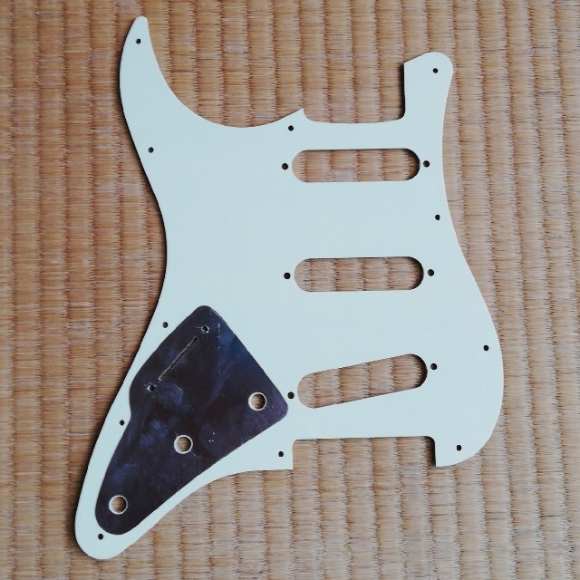 ストラト用ピックガード　ミントグリーン 楽器のギター(パーツ)の商品写真