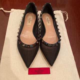 ヴァレンティノ(VALENTINO)のレア素材　valentino ロックスタッズ　パテントバレリーナ(バレエシューズ)