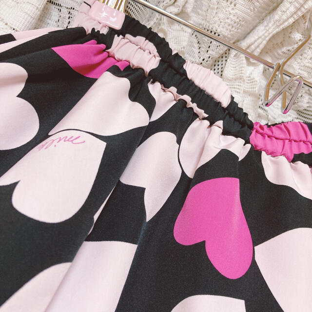 MILK(ミルク)のMILK ハート柄　スカート　ピンク　黒 レディースのスカート(ミニスカート)の商品写真