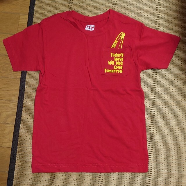 ikka(イッカ)の半袖Tシャツ 140　赤 キッズ/ベビー/マタニティのキッズ服男の子用(90cm~)(Tシャツ/カットソー)の商品写真