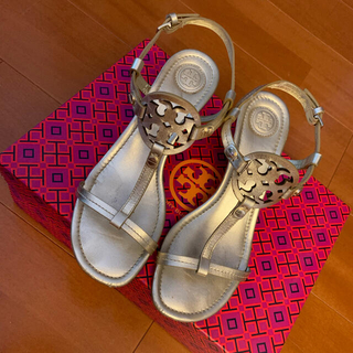 トリーバーチ(Tory Burch)の専用ページ(サンダル)